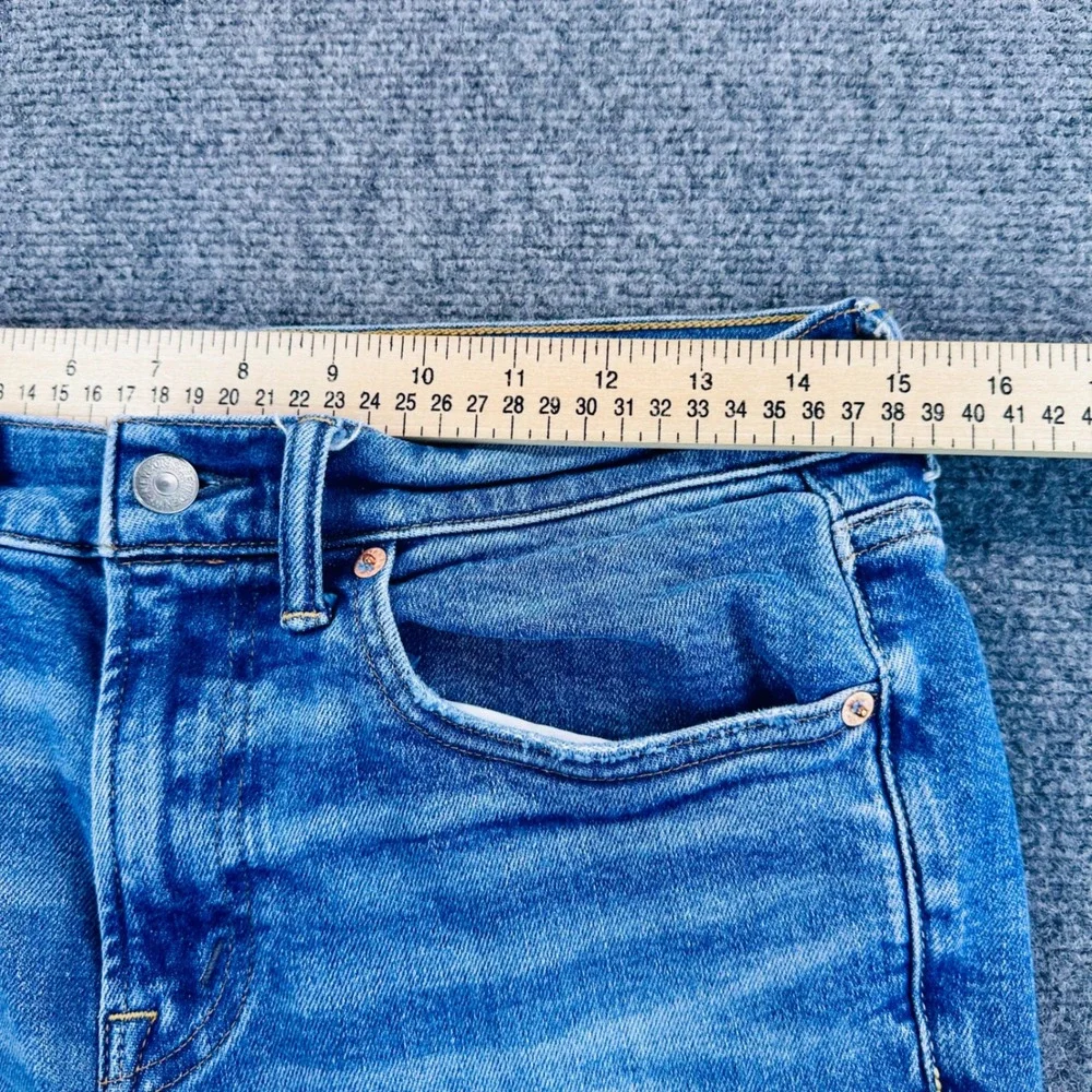 American Eagle AE77 Low-Rise Flare Jeans Womens 6 Med Wash Distressed Blue Y2K